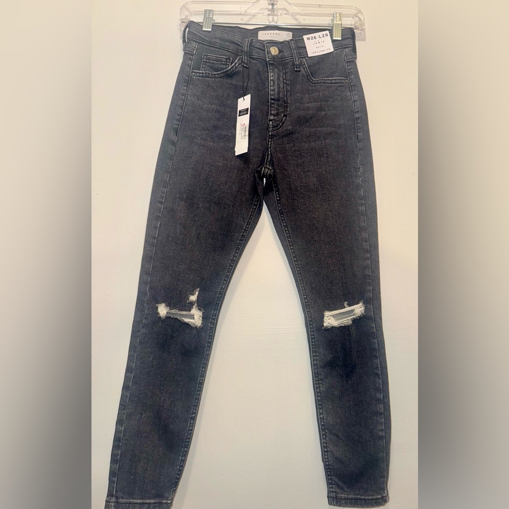 NWT Top Shop Jaime Jeans Petite in washed black with distressed knees Size 4